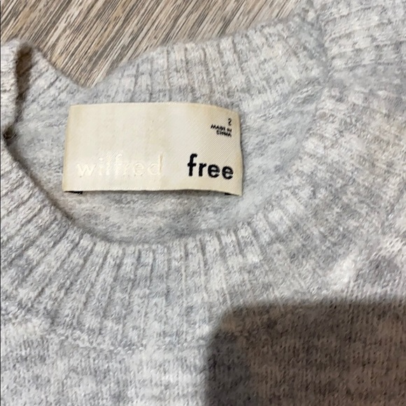 Aritzia Wilfred Sweater - Picture 3 of 11